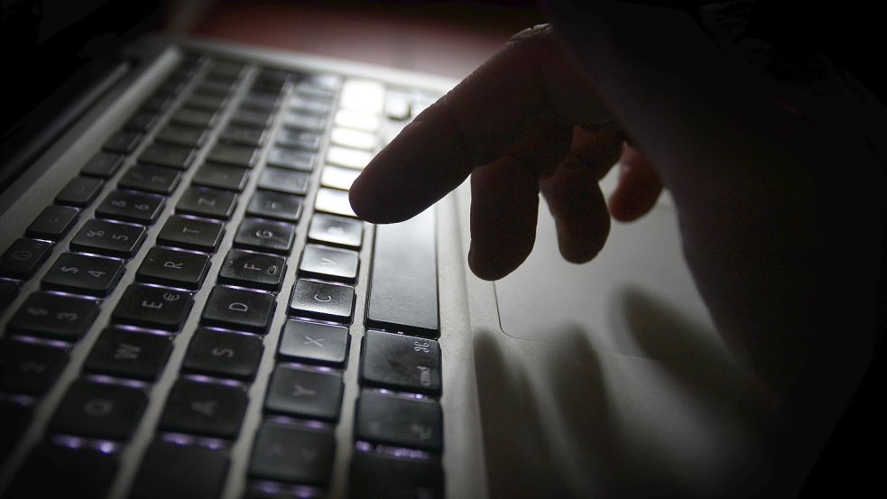 Die EU will im Kampf gegen Kinderpornografie Chats durchsuchen. Foto: Hildenbrand/DPA