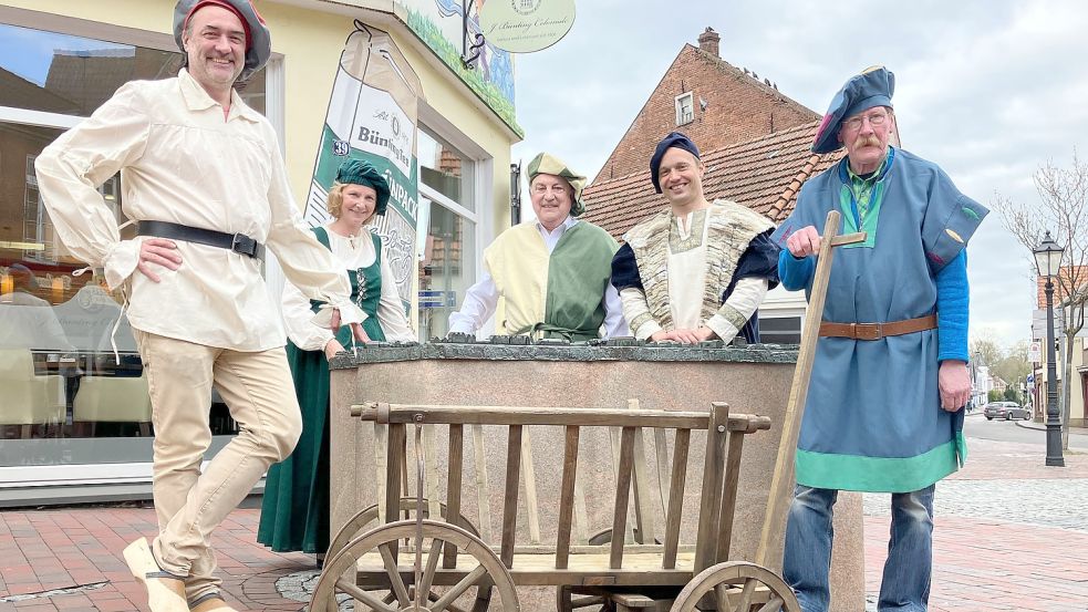 Das Organisationsteam, bestehend aus: Burghardt Sonnenburg (von links), Celia Hübl, Eilert Stöter, Jan Wolff und Johannes Dröge geben einen Einblick in ihre Pläne. Foto: Kierstein