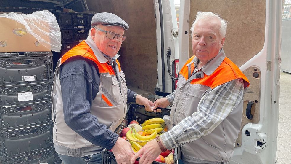 Egbert Harms (links) und Heinz-Arnold Eujen arbeiten Hand in Hand. Fotos: Boschbach