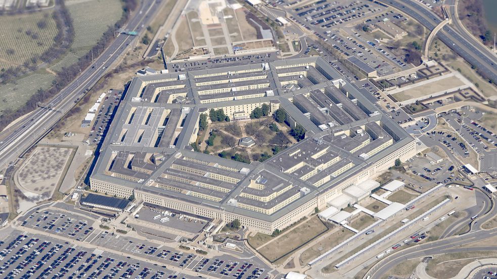 Aufruhr im Pentagon: Nach dem Leak wichtiger geheimer Unterlagen haben die US-Behörden einen ersten Verdächtigen festnehmen können. Foto: dpa/AP