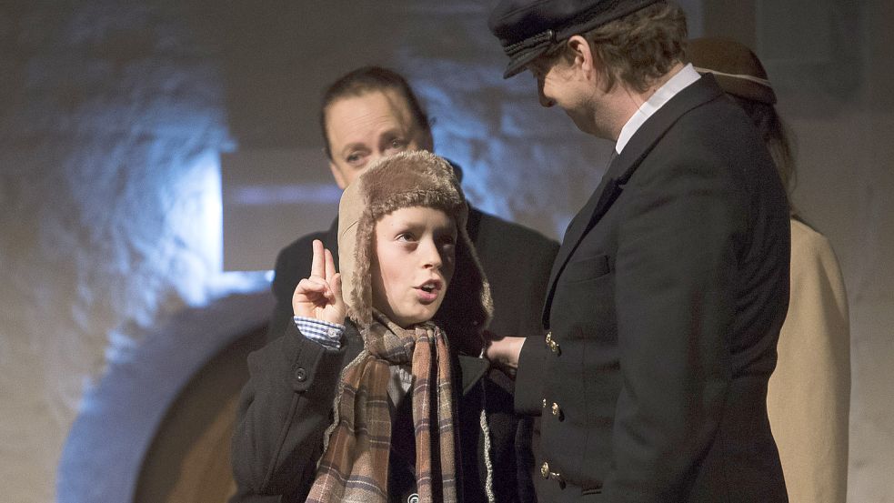 Der neunjährige Hennes Fühner spielte die Rolle von Norbert Freerks, dem Sohn des 2. Schiffsoffiziers Arend Freerks. Foto: J. Doden