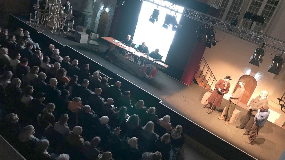 Mit etwa 200 Besucherinnen und Besuchern war die Premiere des Theaterstücks "Melanie Schulte" ausverkauft. Foto: J. Doden