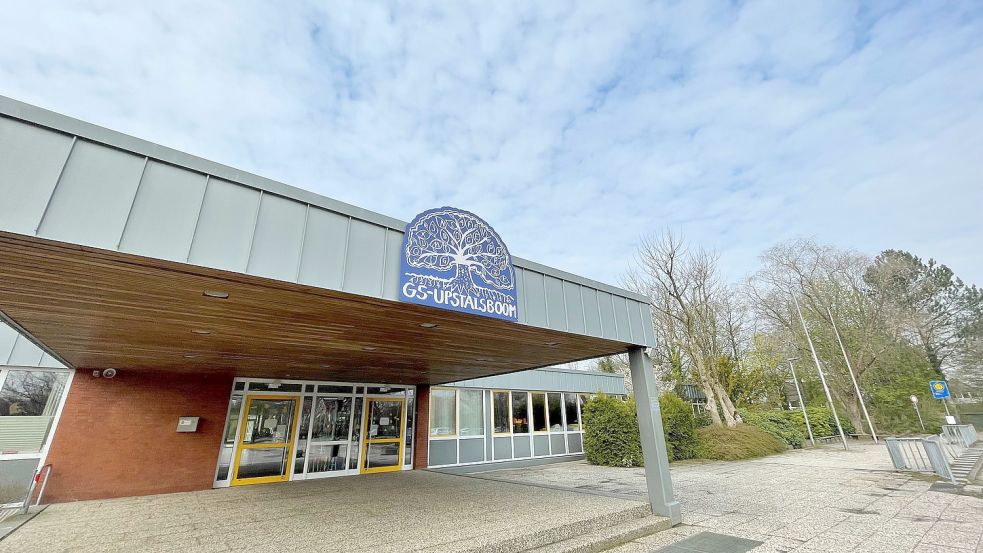 Die Grundschule Upstalsboom ist in den 70er Jahren erbaut worden. Fotos: Boschbach