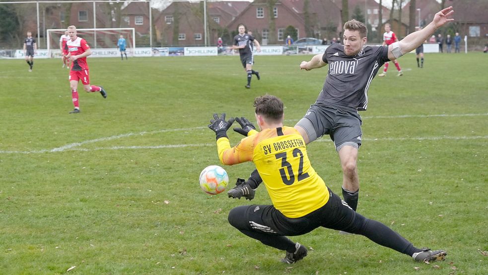 Eike Schmidt befindet sich in starker Form. Seit der 2:3-Niederlage gegen Großefehn traf der Bunder Angreifer in jedem Spiel, teils sogar mehrfach. Foto: Steenhoff