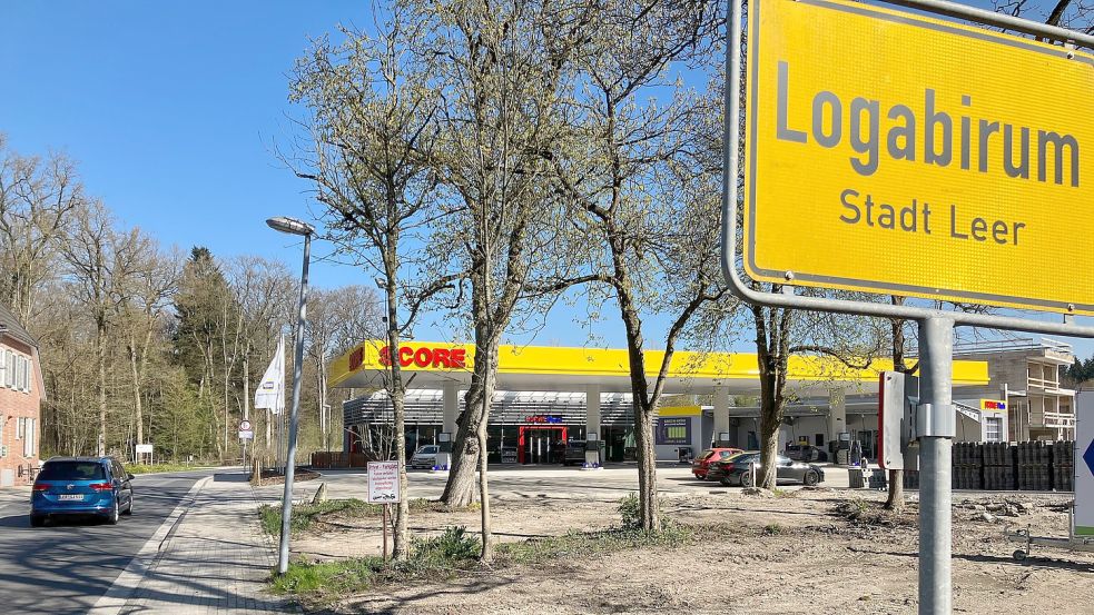 In Logabirum hat vor Kurzem eine neue Score-Tankstelle aufgemacht. Foto: Kierstein