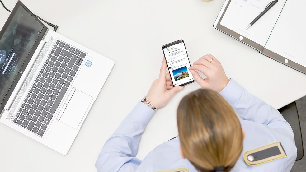Manche Soldaten gehen noch zu unbedarft mit den digitalen Medien um. Abhilfe soll unter anderem ein bundeswehr-eigener Messenger-Dienst schaffen. Foto: obs/BWI GmbH/dpa