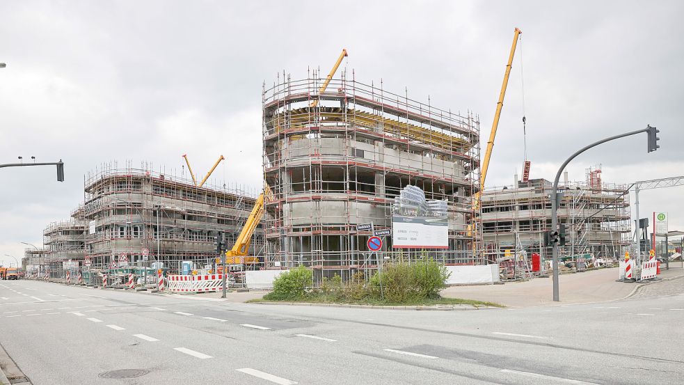 Außenansicht des Rohbaus beim Richtfest des Dienstleistungszentrums „ElbAir“ beim Airbus-Werk in Finkenwerder. Foto: dpa