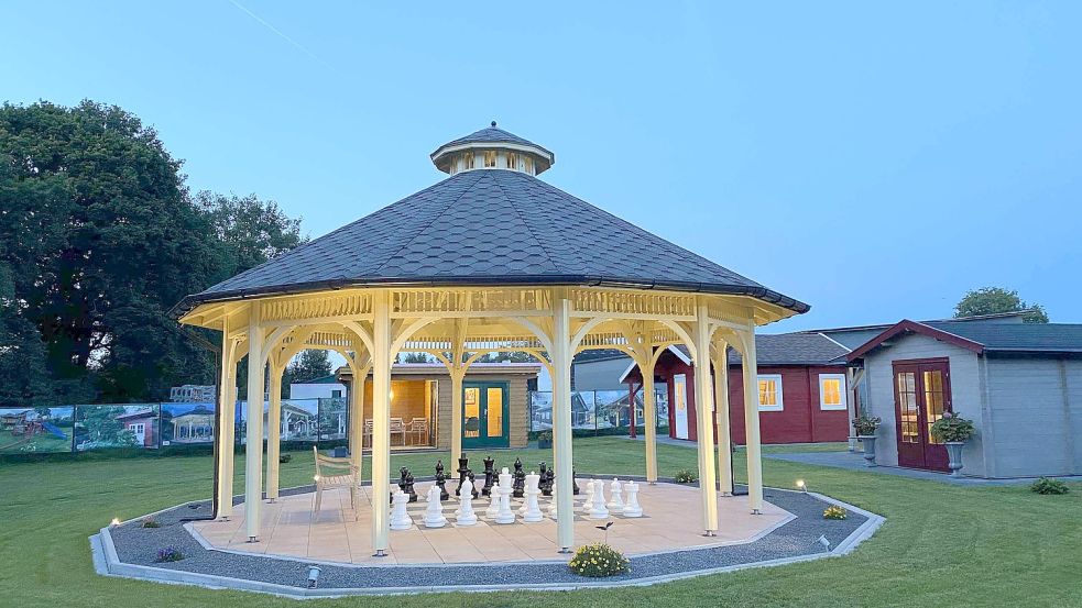 In der Ausstellung von Bertsch Holzbau ist unter anderem dieser Zwölfeck-Pavillon mit einem Durchmesser von sieben Metern zu sehen.