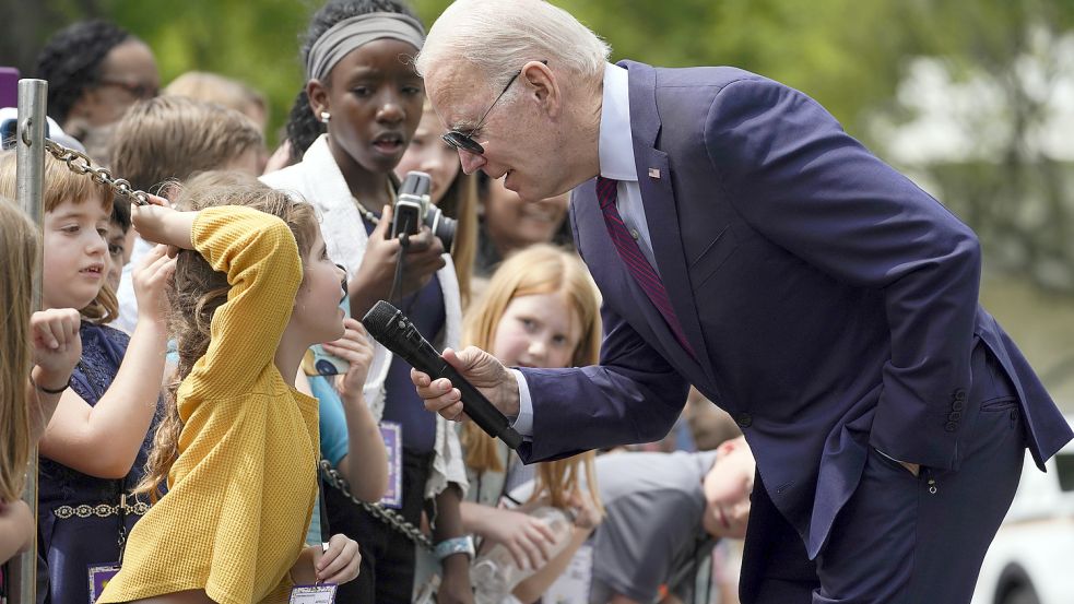 US-Präsident Biden ließ sich von Kinder einiges entlocken. Foto: dpa/AP