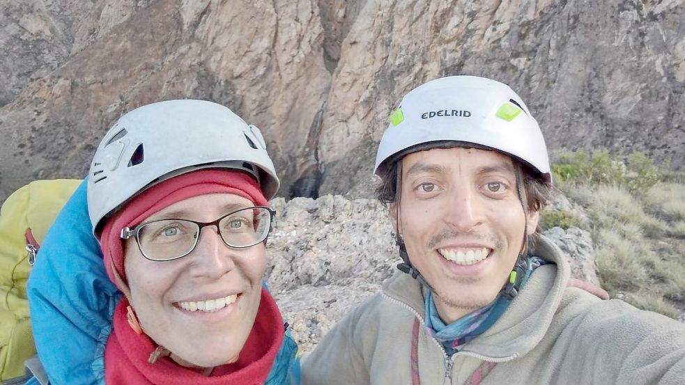 Daniela Höfers (links) und Gaston Rizzi machen eine Ausbildung zu Berg- und Trekkingführern in Argentinien. Fotos: Privat