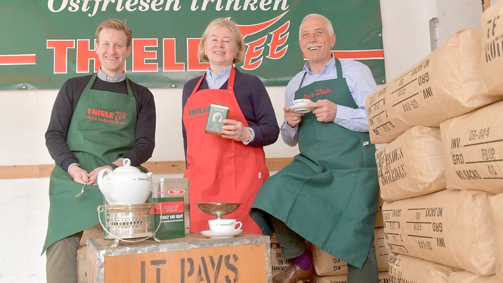 Die dritte und die vierte Familiengeneration im Unternehmen: (von links) Lennart Thiele mit seinen Eltern Celine und Franz Thiele. Foto: Ortgies