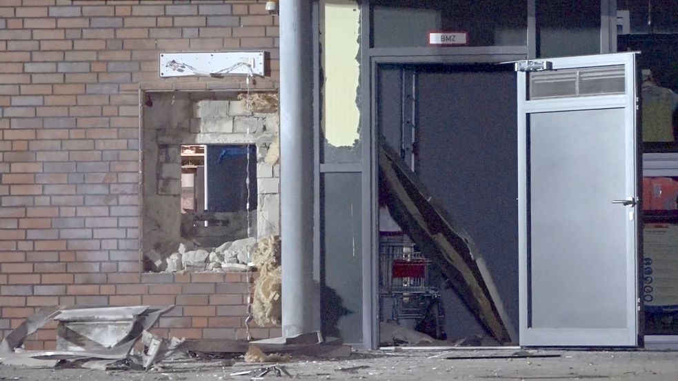 Einfach weggesprengt: der Standort eines gesprengten Geldautomaten im Osnabrücker Stadtteil Hellern. Foto: NWM-TV