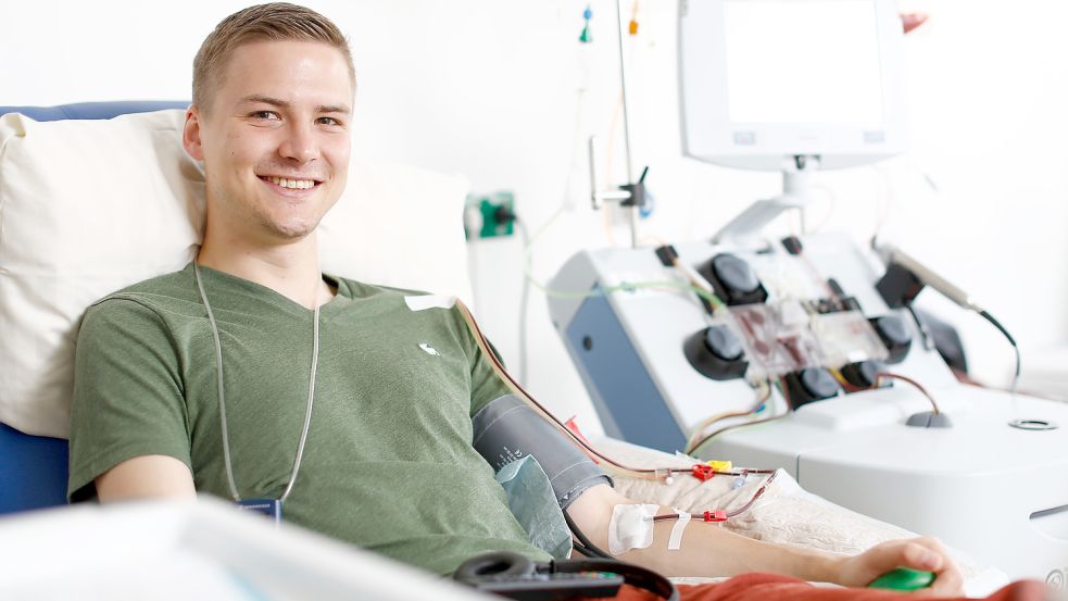 Lukas Schmetz war der 50.000ste DKMS-Spender, der für einen Blutkrebspatienten gespendet hat. In diesem Fall geschah das durch eine ambulante, periphere Stammzellentnahme. Foto: DKMS
