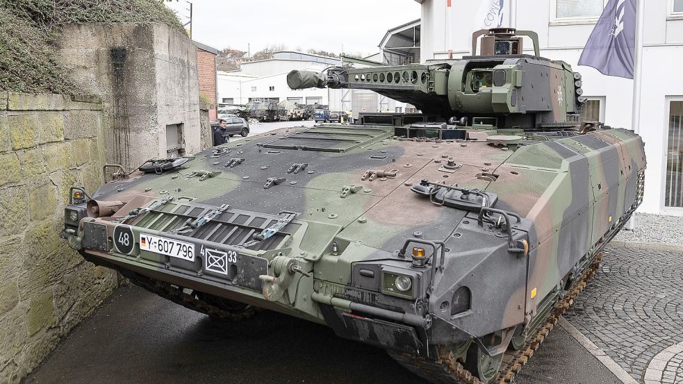 Wird die Planung um den Schützenpanzer Puma derzeit an die Wand gefahren? Das Heer wartet auf 50 weitere Fahrzeuge, bräuchte aber mehr als doppelt so viele. Foto: Swen Pförtner/dpa