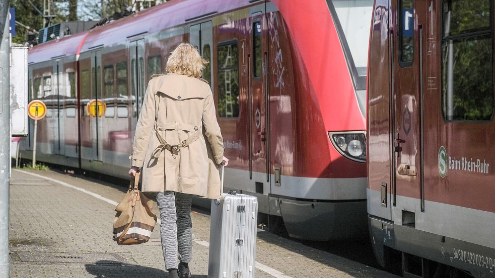 Mit dem Deutschlandticket können Reisende auch ins Ausland fahren. Foto: imago images/Michael Gstettenbauer