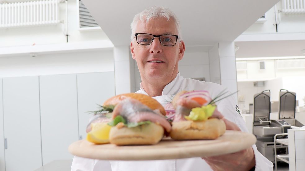 Der Küchenmeister Christian Mutter gibt Tipps für hochwertige Fischbrötchen. Foto: Privat