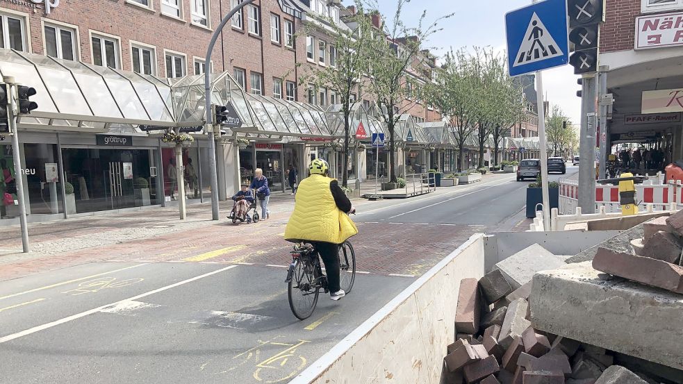 Die Neutorstraße in der Emder Innenstadt ist von diesem Montag an bis einschließlich Donnerstag tagsüber für den Autoverkehr gesperrt. Foto: H. Müller