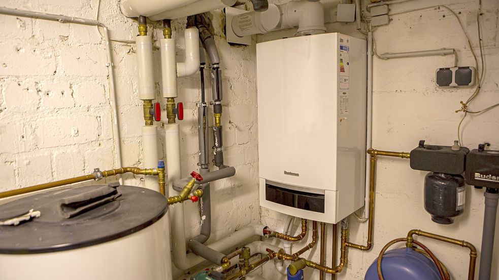 Wer jetzt noch eine neue Gastherme einbauen lassen will, sollte schnell sein. Foto: imago images/Manngold