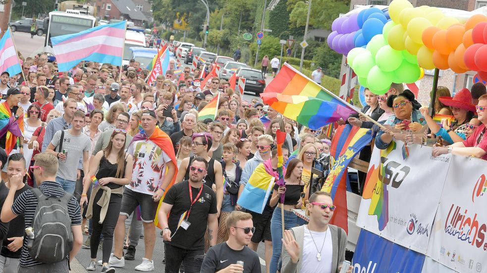 Mit Trucks und Fußgruppen wird die Parade auch diesmal durch die Auricher Innenstadt ziehen. Foto: Archiv/Ortgies