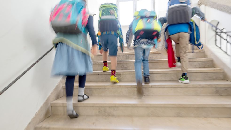 Um ein friedliches Nebeneinander an Schulen zu gewährleisten, braucht es professionelle Unterstützung von außen. Foto: Peter Kneffel/dpa
