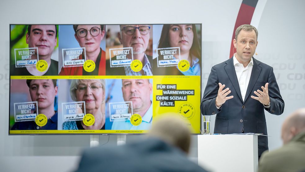 „Fair heizen statt verheizen.“ CDU-Generalsekretär stellte am Donnerstag in Berlin die Kampagne gegen die Wärmewende der Bundesregierung vor. Foto: Michael Kappeler