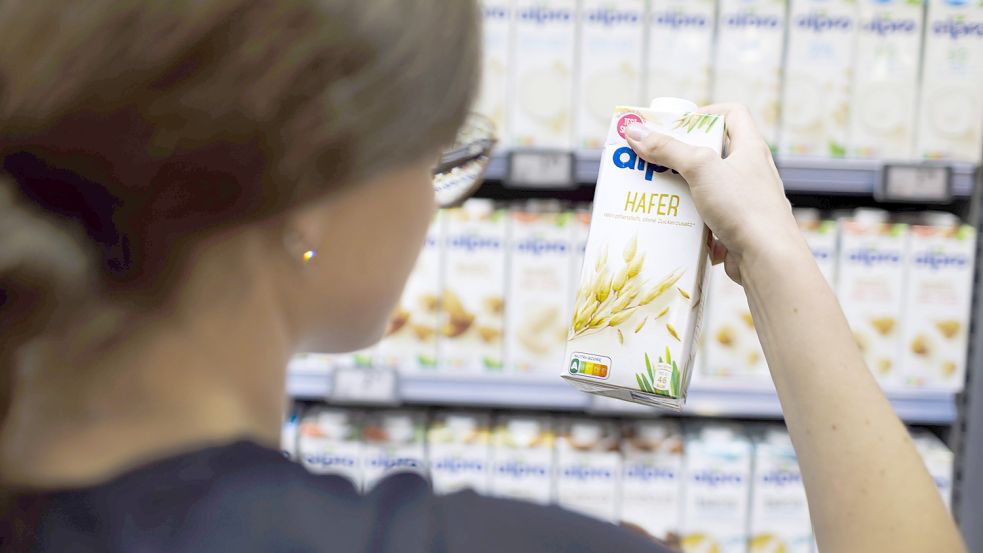 Milchalternativen sind in Deutschland beliebt und in vielen Variationen im Supermarkt erhältlich. Foto: IMAGO IMAGES/photothek