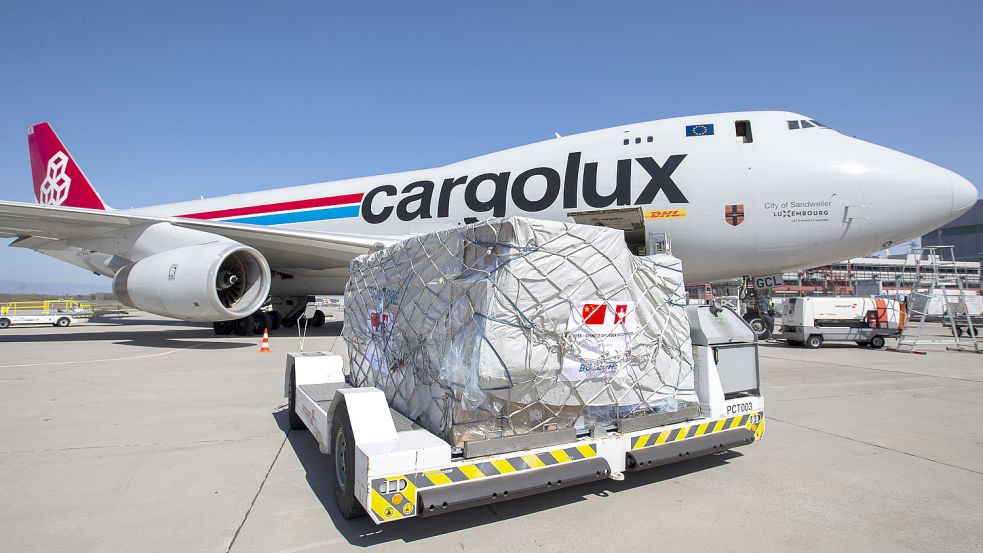 Eine Boeing 747-400 F der Frachtgesellschaft Cargolux musste am Sonntag in Luxemburg notlanden und verlor dabei ihr rechtes Fahrwerk. Foto: picture alliance/dpa/KEYSTONE | Salvatore Di Nolfi
