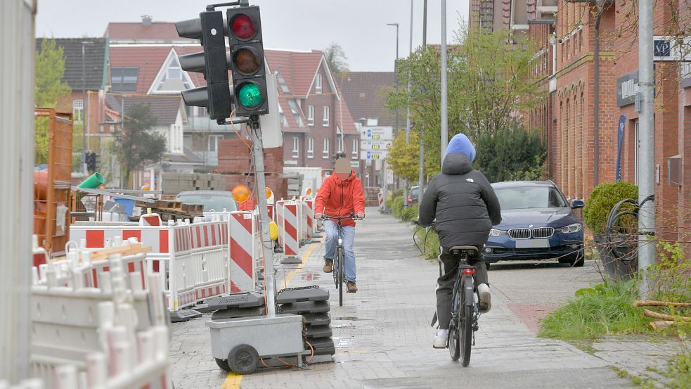 Momentan ist die Fockenbollwerkstraße eine Baustelle. Wie viel Platz bleibt dort künftig für Fußgänger? Foto: Ortgies