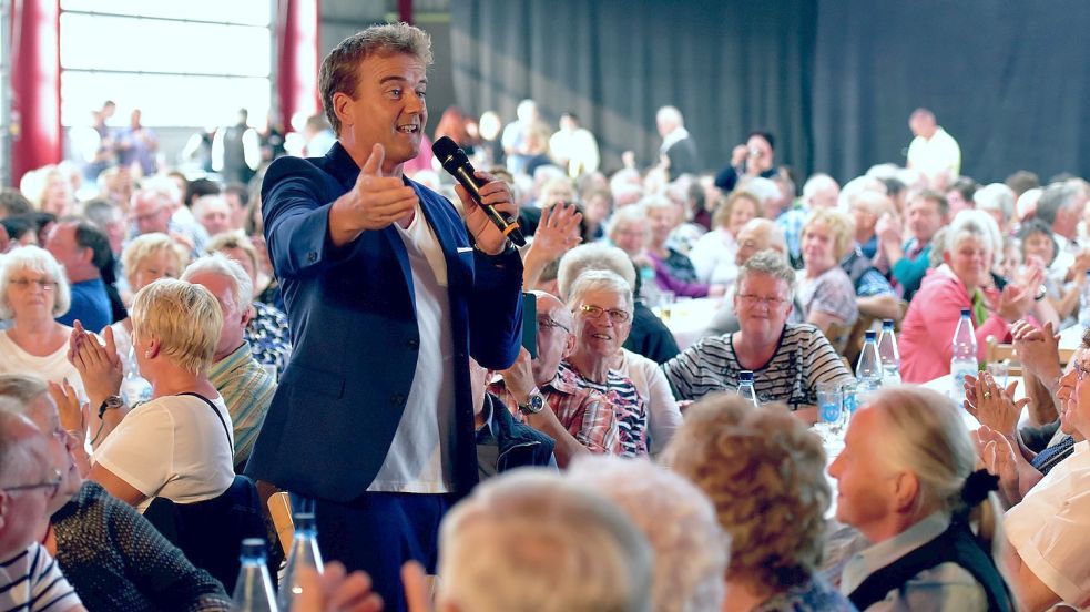 Der Schlager Abend in Firrel steht im Mai an. Hunderte kamen in den Jahren zuvor. Foto: Stromann/Archiv