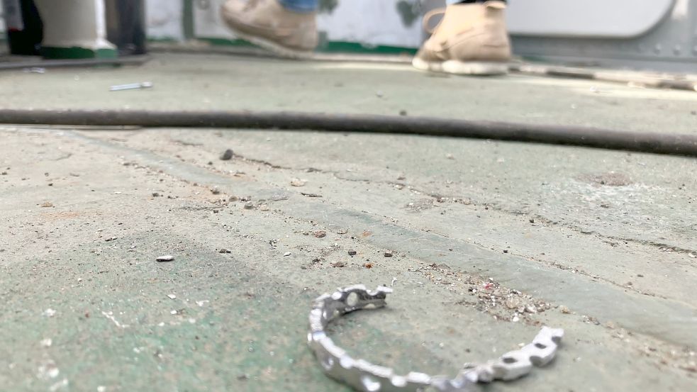 Leitungen und Teile sind an Deck zu finden. Foto: Kierstein