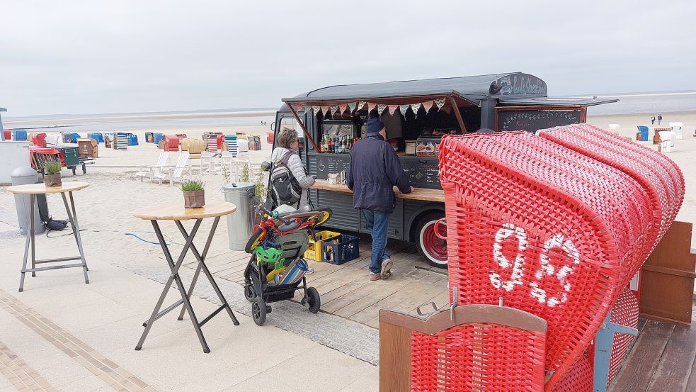 Der „Foodtruck“ dient als Zwischenlösung für die neue Milchbude „Sonnendeck". Foto: Ferber