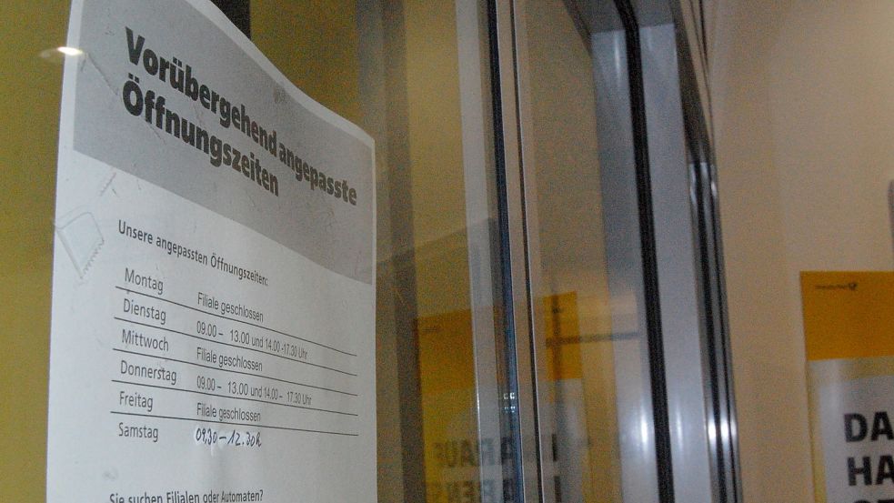 Ein Aushang am Eingang weist auf die Schließung hin. Foto: Luppen