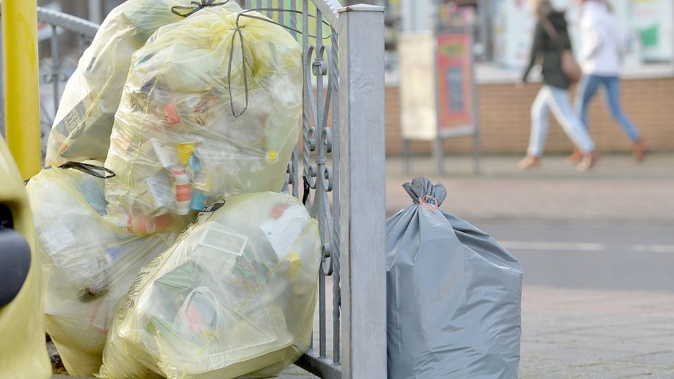 Im Landkreis Leer ist vor allem die Restabfallmenge im schwarzen Sack rückläufig. Foto: Ortgies