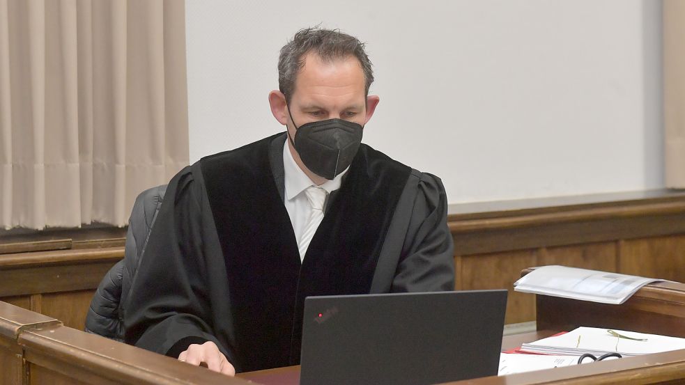 Oberstaatsanwalt Helge Ommen richtete bei Gericht einige Fragen an den als Zeugen geladenen Bankkaufmann. Archivbild: Ortgies