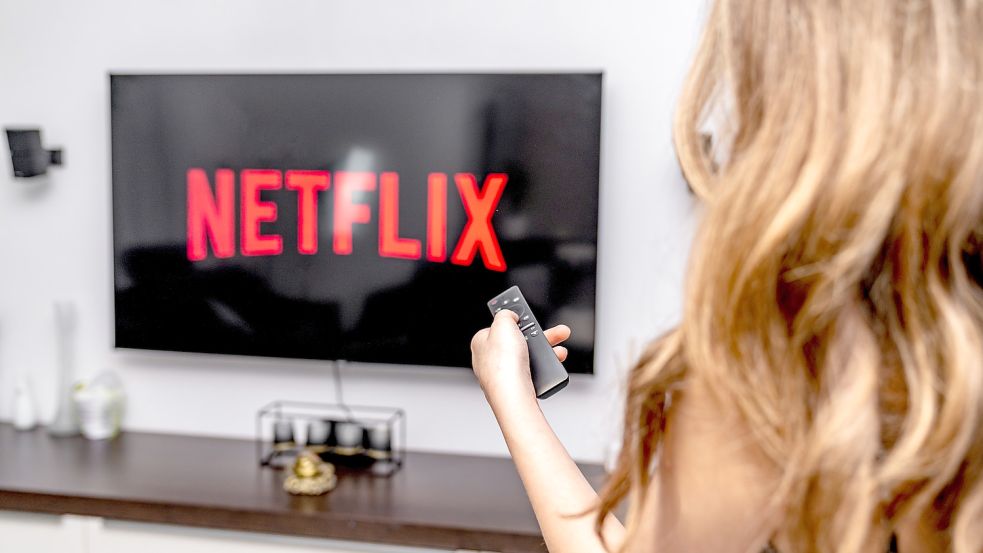 Nutzer des US-Streamingdienstes Netflix aufgepasst: Das Teilen eines Accounts bringt Extrakosten mit sich. Foto: IMAGO IMAGES/Panthermedia