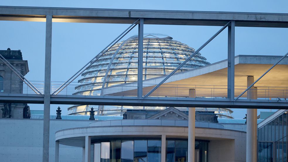 In elf Jahren sind knapp 12.000 Mitarbeiter in den Bundesministerien dazugekommen. Foto: dpa/Jörg Carstensen