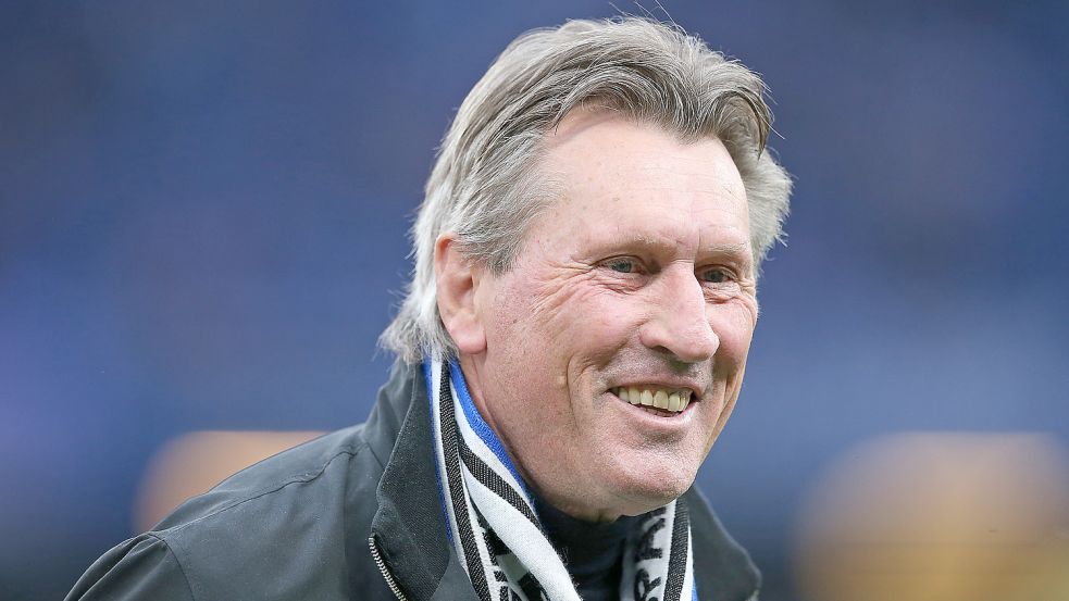 Manfred Kaltz vor wenigen Tagen im Volksparkstadion. Foto: Pressefoto M.i.S., Mindelheim