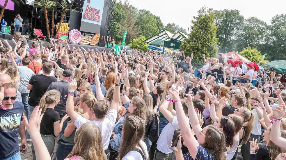 "Frühtanz wie früher" lautet das Motto für die Veranstaltung am Pfingstsonntag, 28. Mai. Hier ein Bild vom Frühtanz 2022, als noch eine Obergrenze von 8000 Gästen galt. Archivfotos: Hock