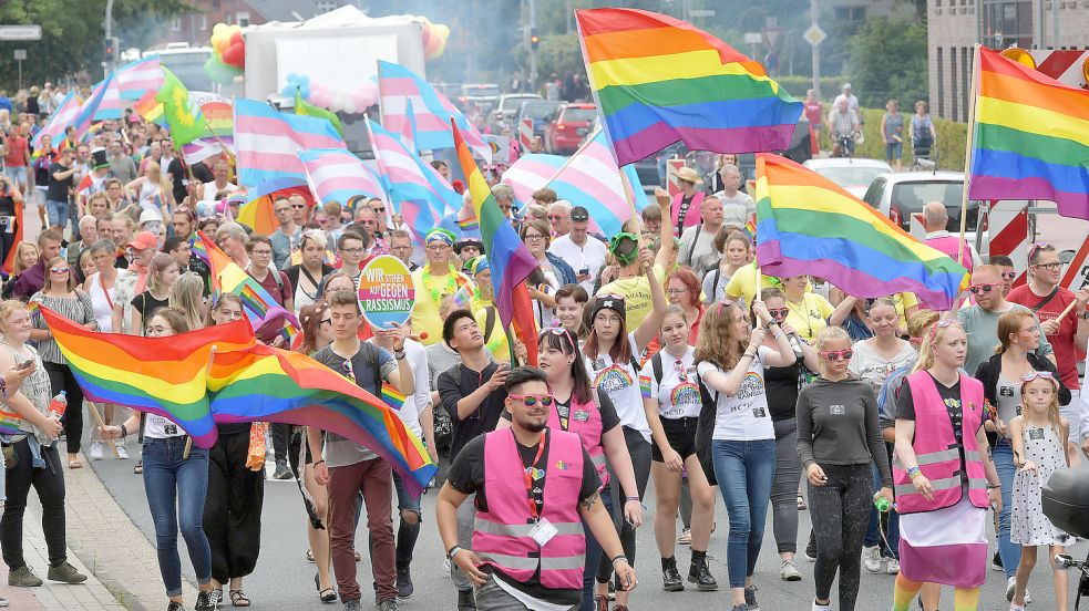 Seit 2014 findet der Christopher Street Day in Aurich, der Heimatstadt Karl-Heinrich Ulrichs, statt. Foto: Ortgies/Archiv