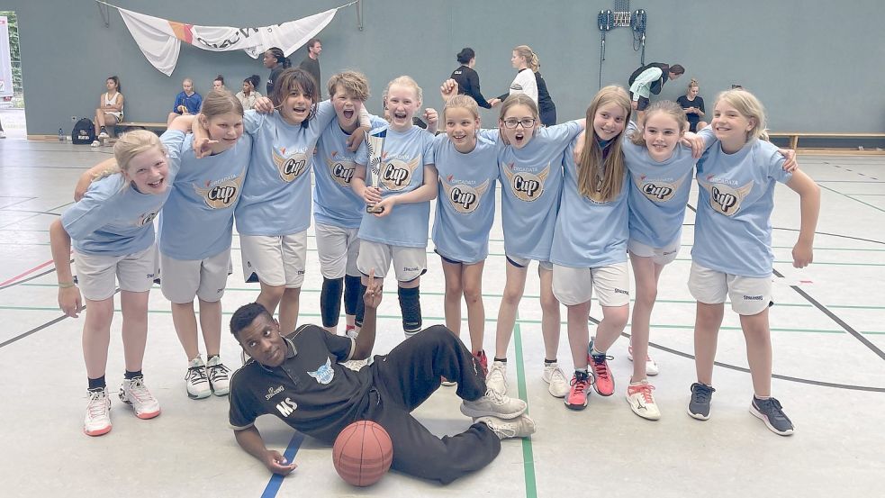 Die weibliche U12 von Fortuna Logabirum gewann im letzten Jahr sensationell das Finale gegen den Topfavoriten ALBA Berlin. Foto: Meiborg