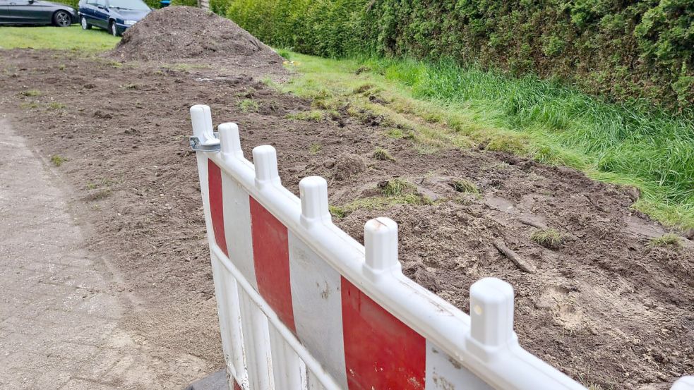 Die erste Baustelle in Ihren, wo das Glasfaserkabel am vergangenen Freitag beschädigt worden war, konnte am Donnerstagmorgen wieder geschlossen werden. Foto: Ammermann