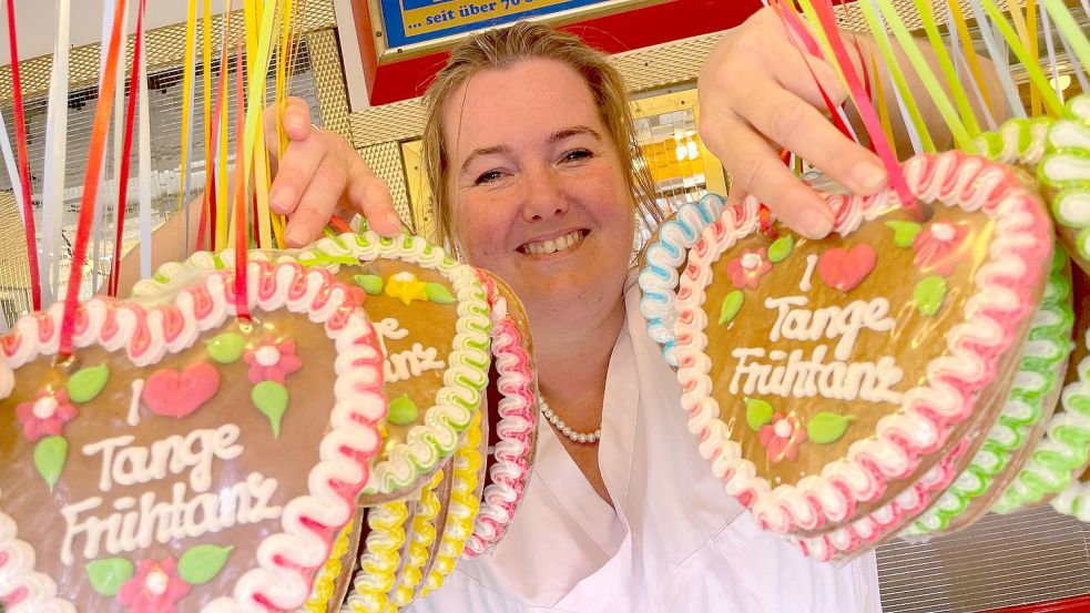 Voller Erfolg: Silvia Trey hat Frühtanz-Herzen im Tange verkauft. Foto: Hellmers