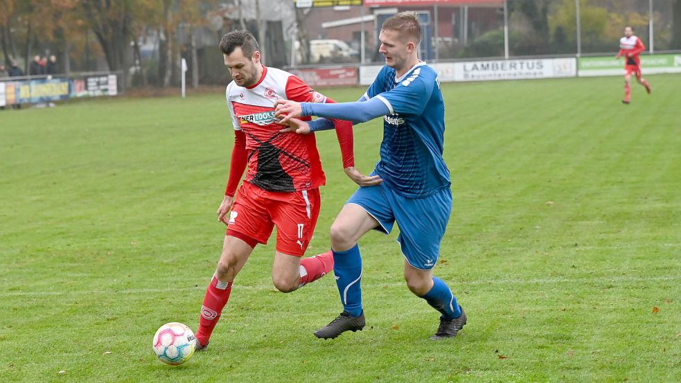 Seit vielen Jahren erzielte Hauke Specht (rechts) Tore für Großefehn. Foto: Steenhoff