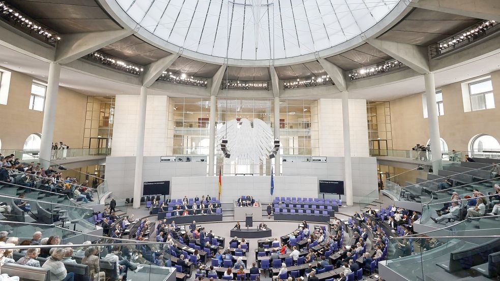 Diese Nebeneinkünfte haben die Ostfriesen, die im Bundestag sitzen. Foto: Koall/dpa