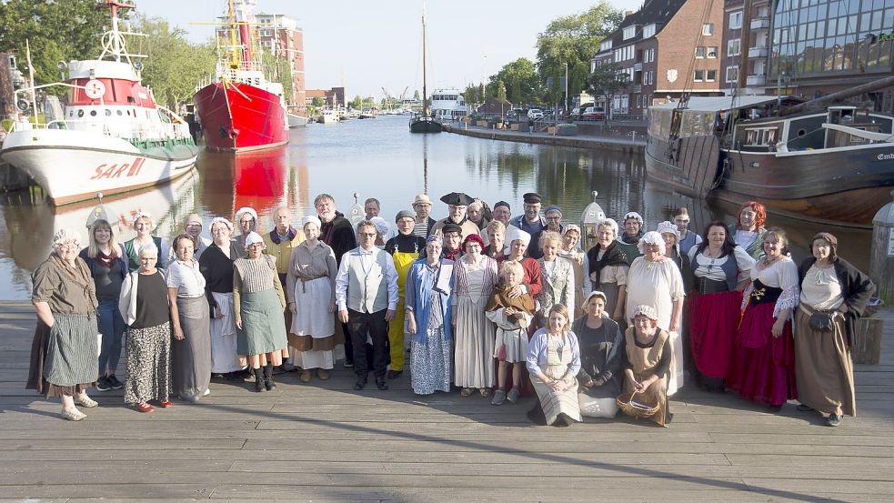 Die Ländliche Akademie Krummhörn-Hinte hat für das Theaterprojekt ein großes Ensemble zusammengestellt. Foto: J. Doden