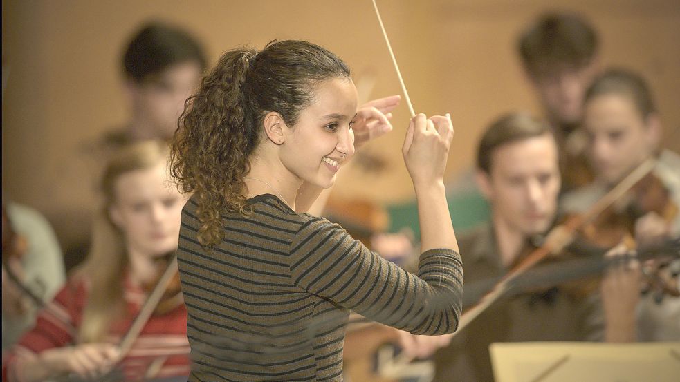 Der Eröffnungsfilm des Internationalen Filmfests Emden-Norderney ist „Divertimento“ aus Frankreich. Dieser basiert auf der wahren Lebensgeschichte von Zahia Ziouani, eine der bekanntesten Dirigentinnen. Foto: Guy Ferrandis - 2022- Estello Films