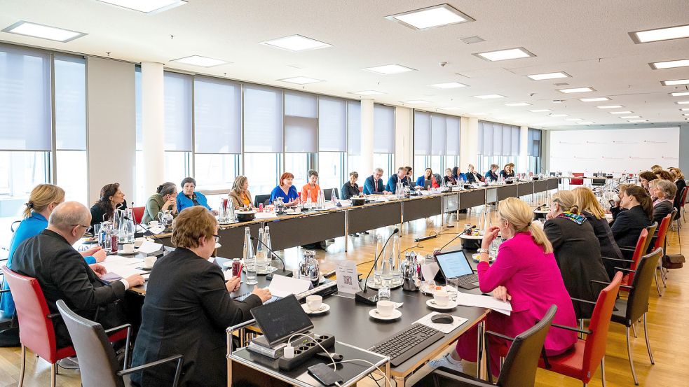 Die Bürgermeisterinnenkonferenz am Mitte Mai in Berlin. Foto: DStGB/Svea Pietschmann