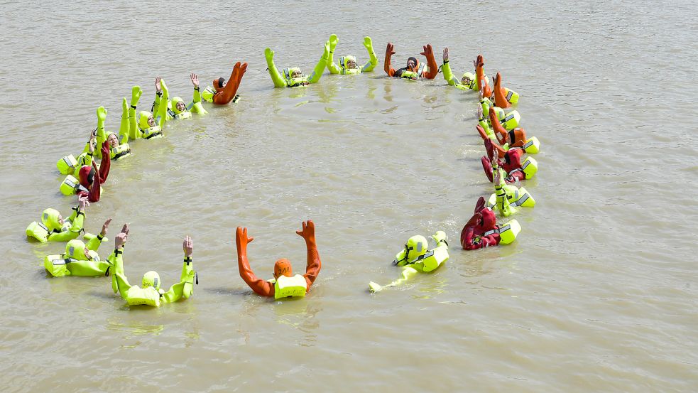 Auch die Zahl 0 wurde geformt. So wurde an das Stadtrechte-Jubiläum erinnert. Foto: Ortgies