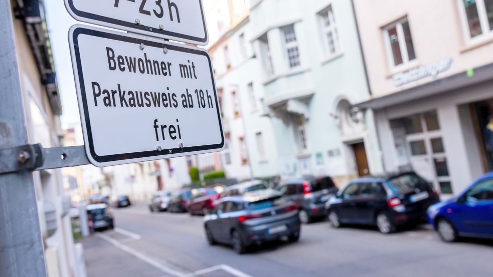 Sind 360 Euro fürs jährliche Anwohnerparken zu viel? Das Freiburger Konzept wurde vor dem Bundesverwaltungsgericht verhandelt. Foto: Philipp von Ditfurth/dpa