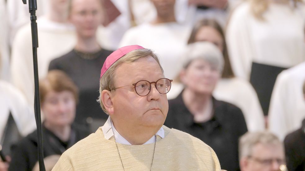 Der Osnabrücker Bischof Franz-Josef Bode ist jetzt Pensionär. Seine Pension orientiert sich an der Besoldungstabelle des Landes Niedersachsen. Foto: Thomas Osterfeld